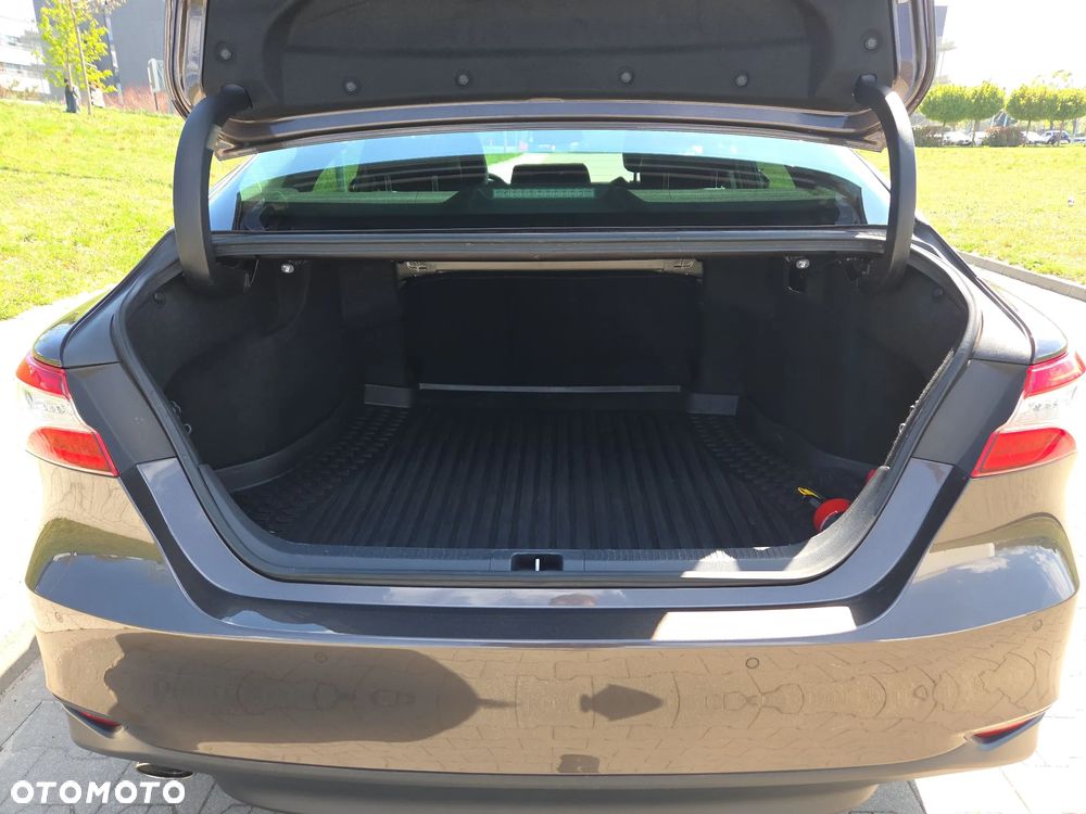 Toyota Camry 2.5 Hybrid Executive CVT - 28