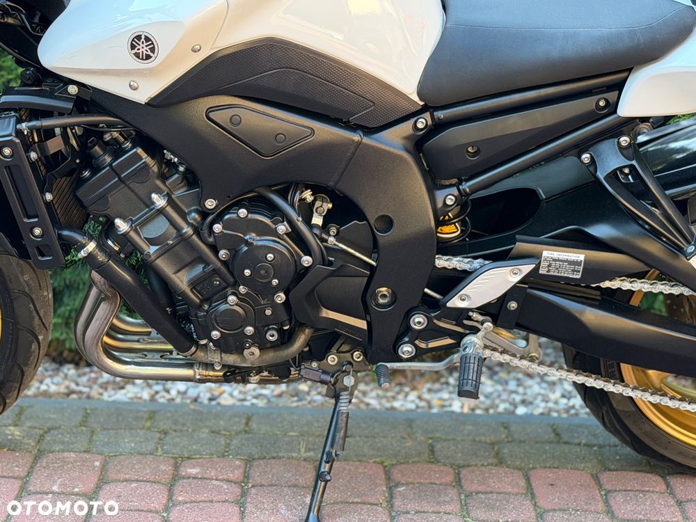 Yamaha FZ8 - 16