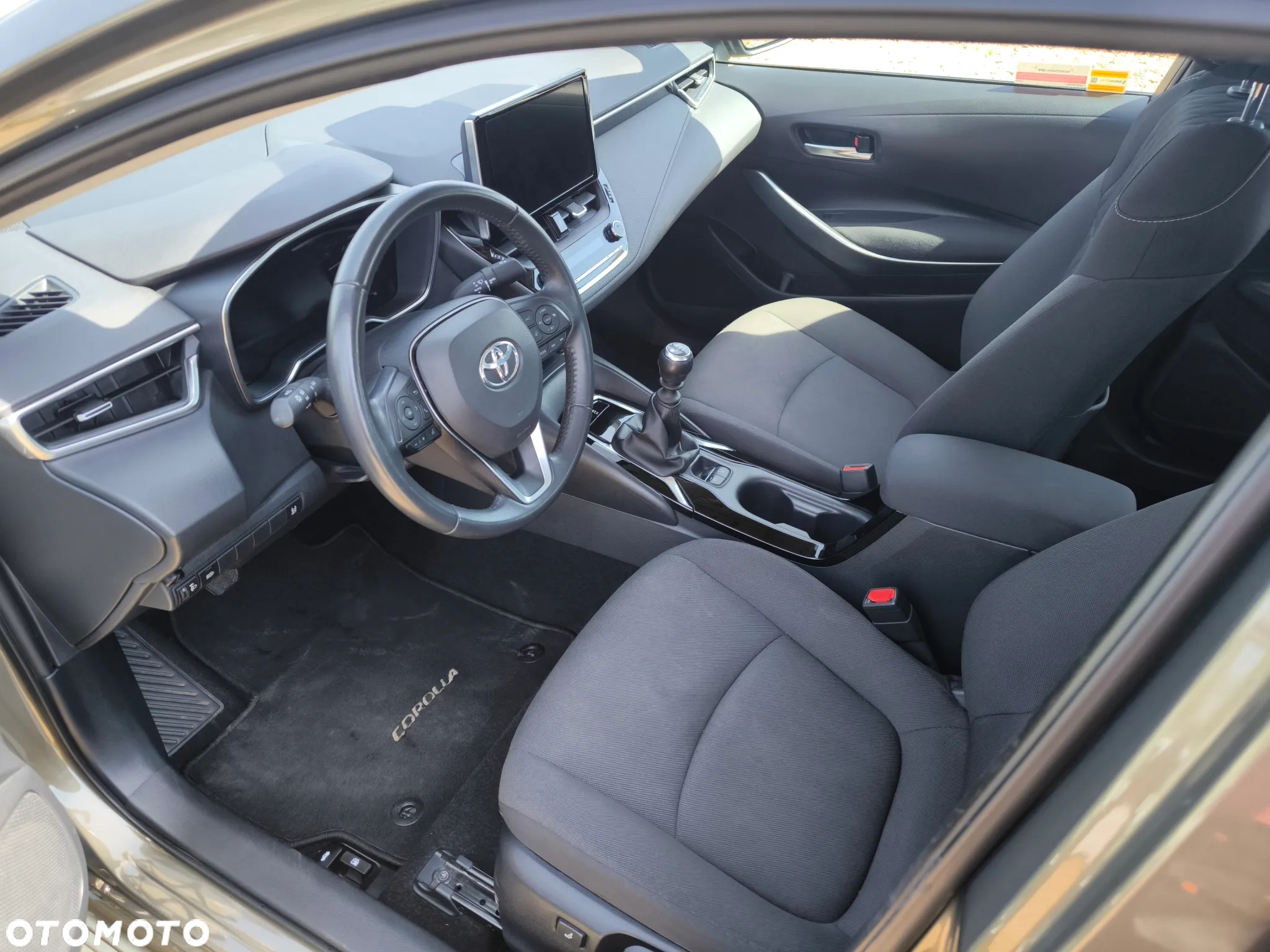 Toyota Corolla - 12