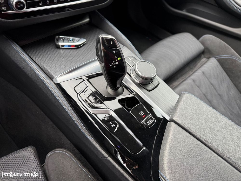 BMW 530 e Pack Desportivo M - 19