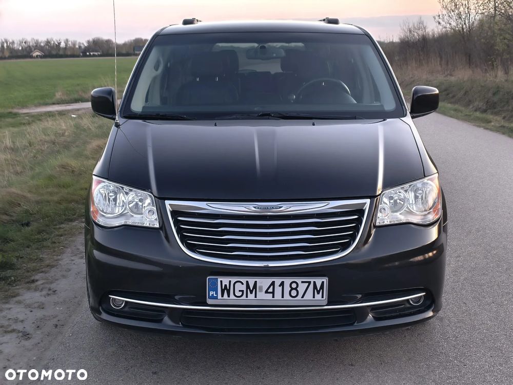 Chrysler Town & Country ver-3-6-touring - 36