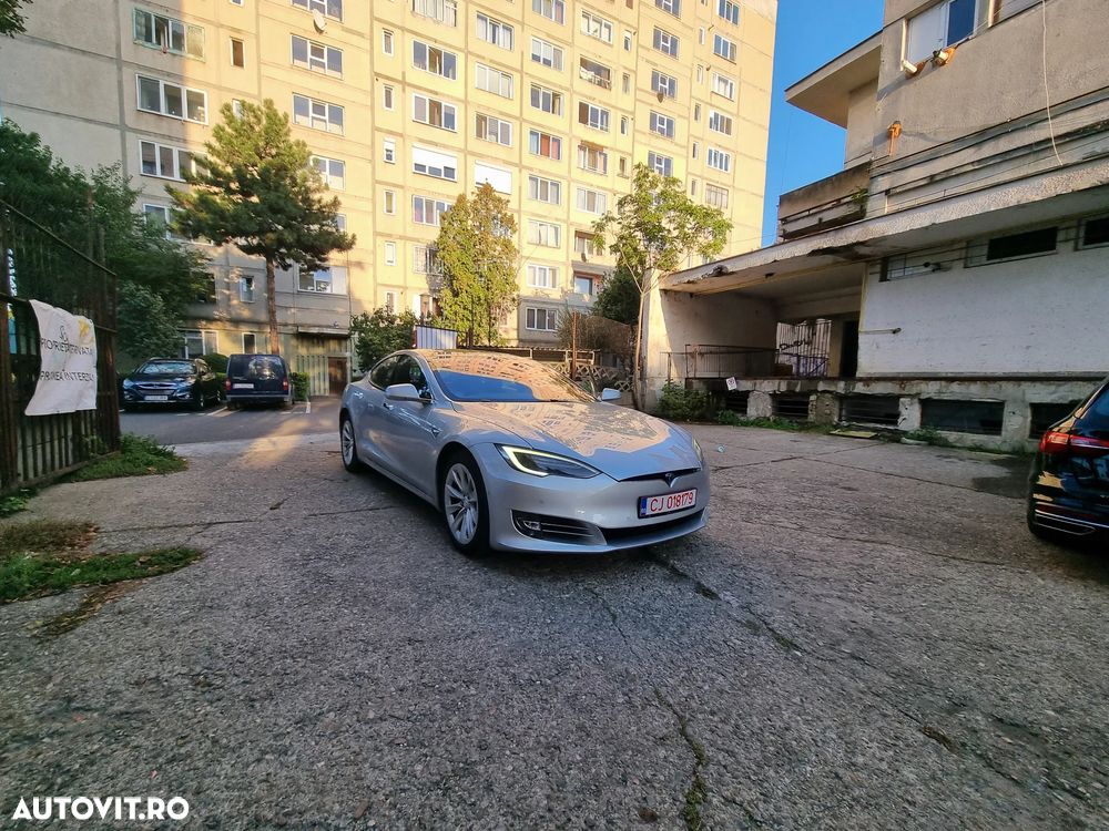 Tesla Model S - 5