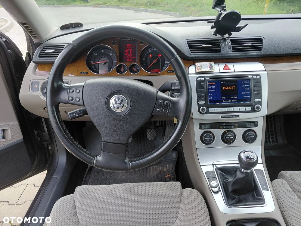 Volkswagen Passat 2.0 TDI DPF Comfortline - 8