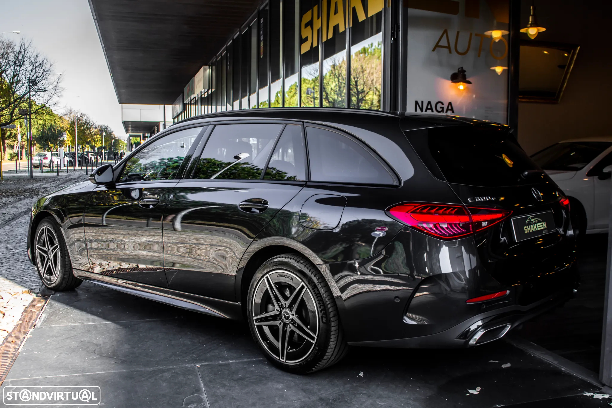 Mercedes-Benz C 300 e AMG Line - 3