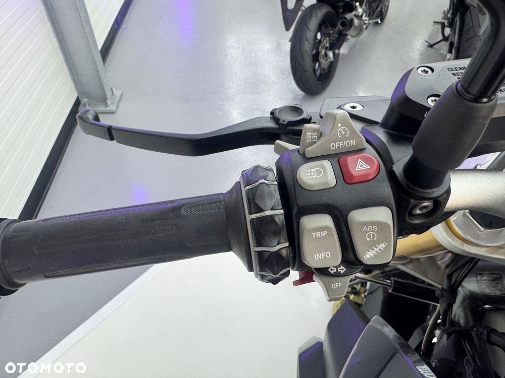 BMW R - 25