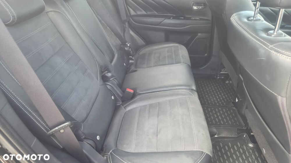 Mitsubishi Outlander - 13