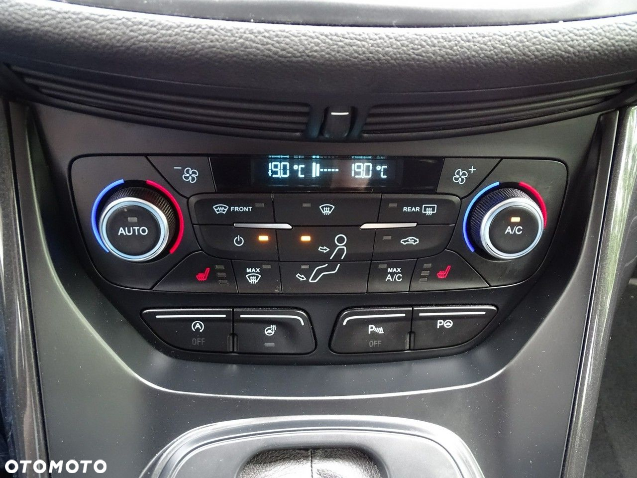 Ford Kuga - 29