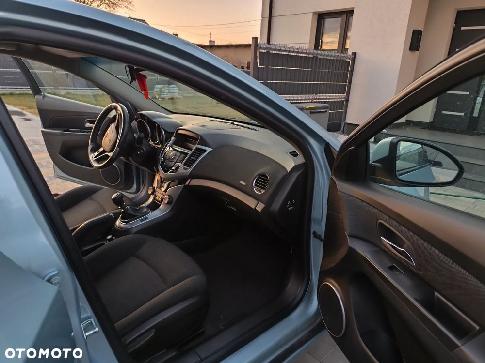 Chevrolet Cruze - 8