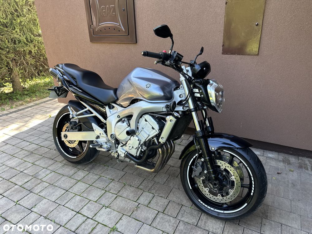 Yamaha FZ6 - 18