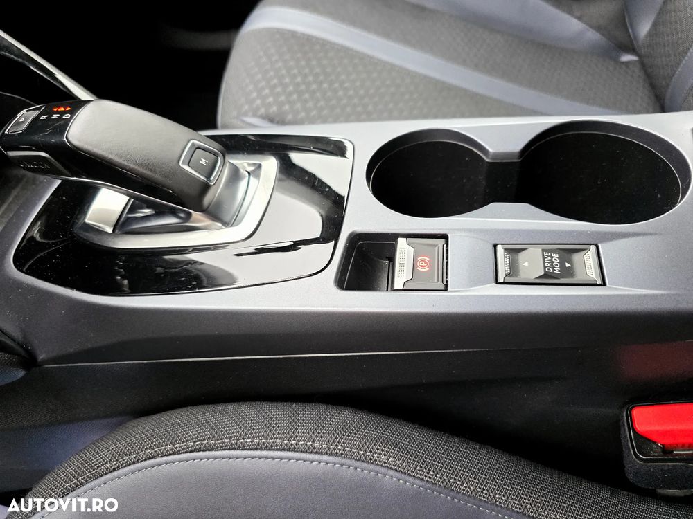 Peugeot 2008 1.2 L PureTech STT EAT8 Allure - 29