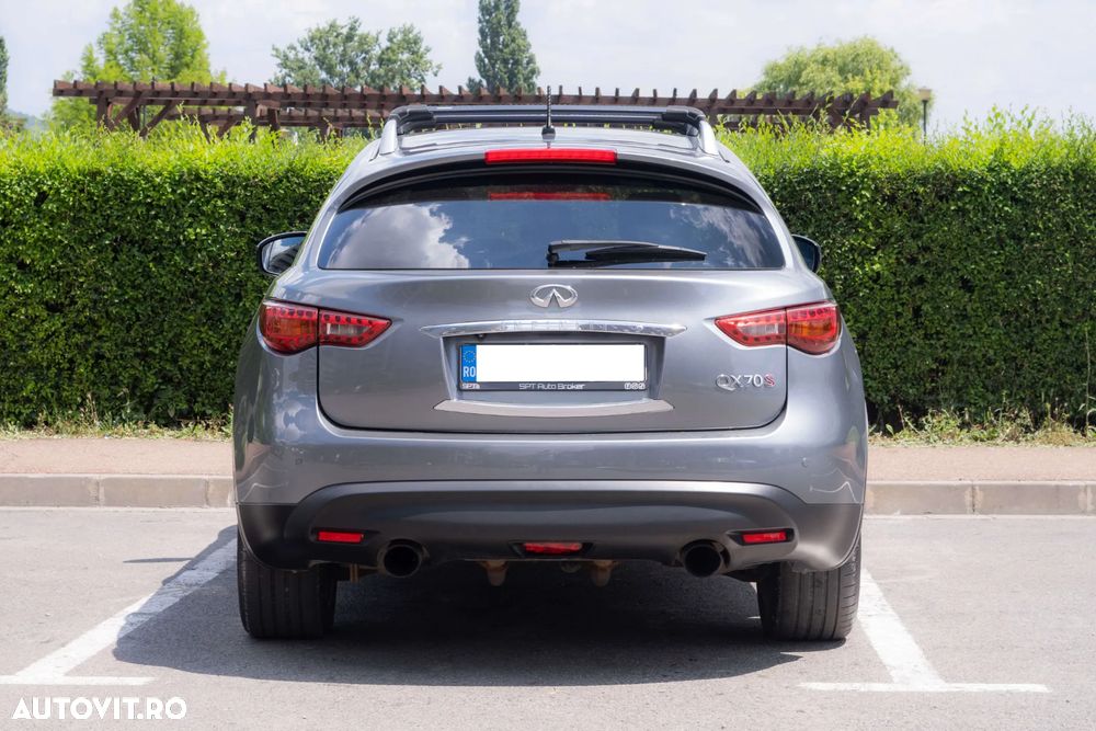 Infiniti Q70 - 6