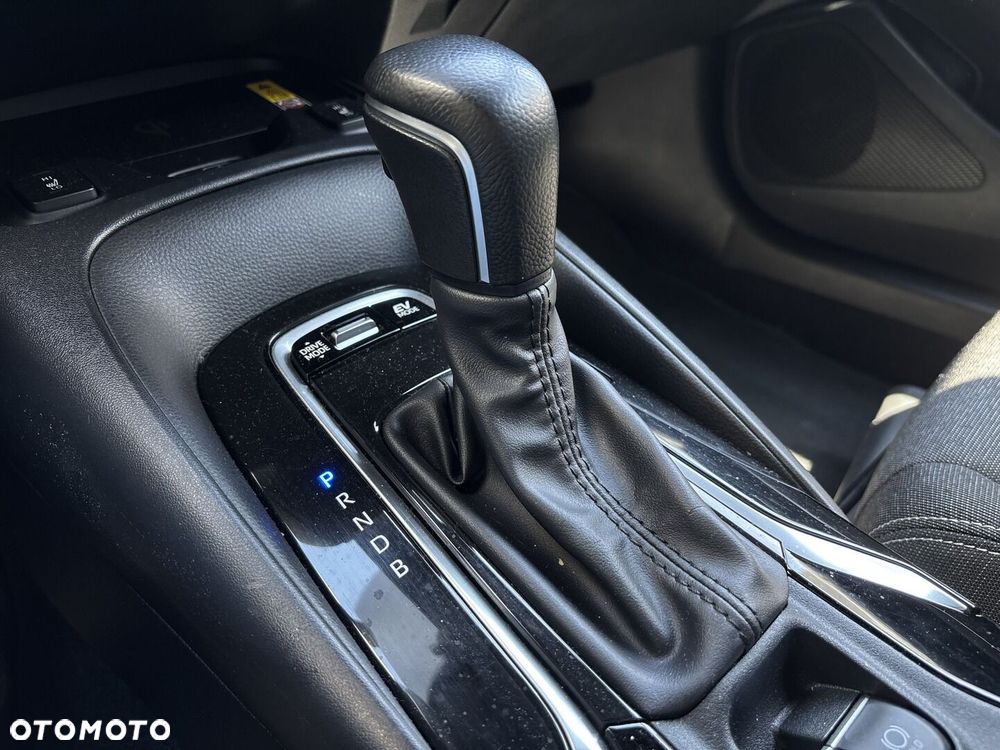 Toyota Corolla 1.8 Hybrid Comfort - 18