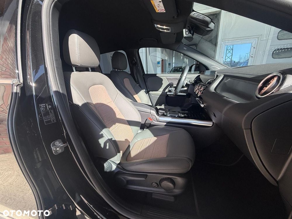 Mercedes-Benz EQA 300 66.5kWh 4-Matic Progressive - 12