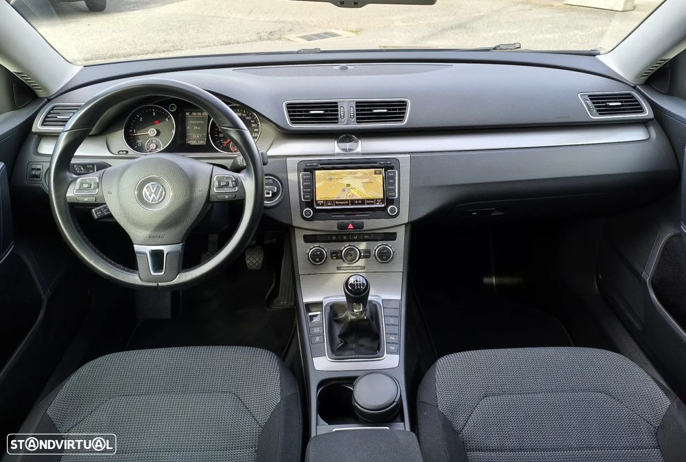 VW Passat Variant 1.6 TDI BlueMotion - 13