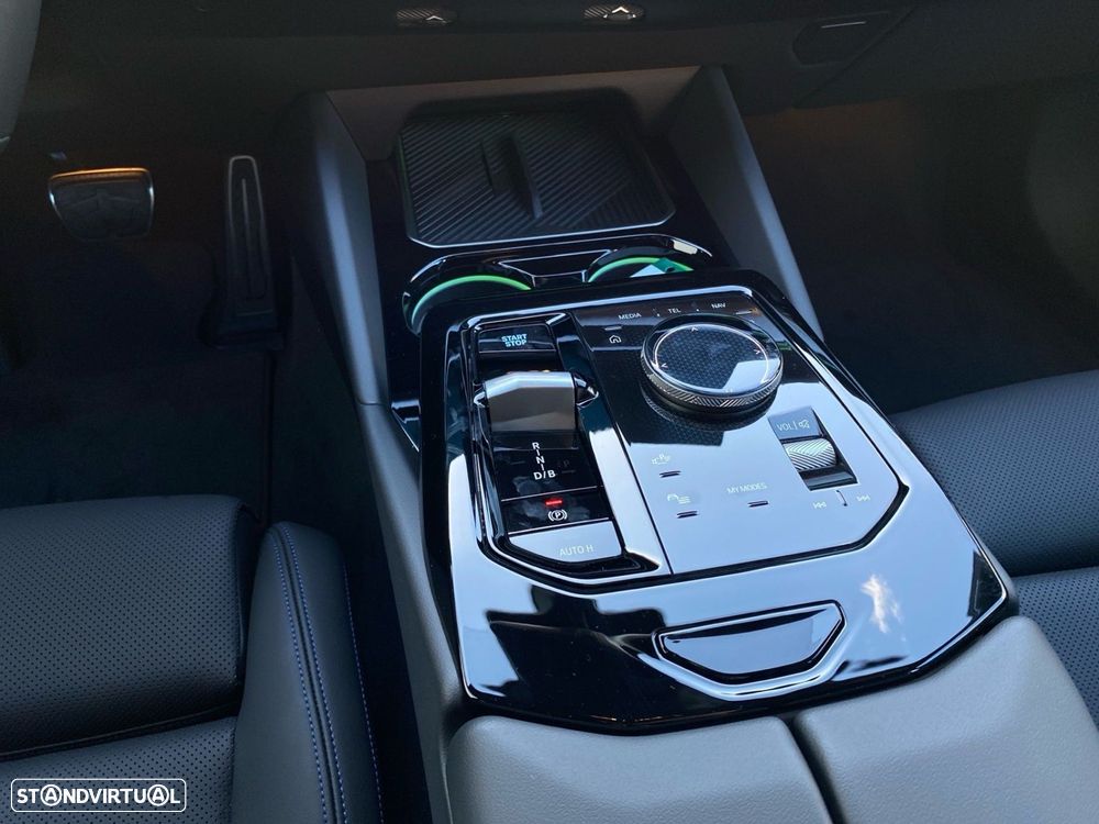 BMW i5 eDrive40 - 14