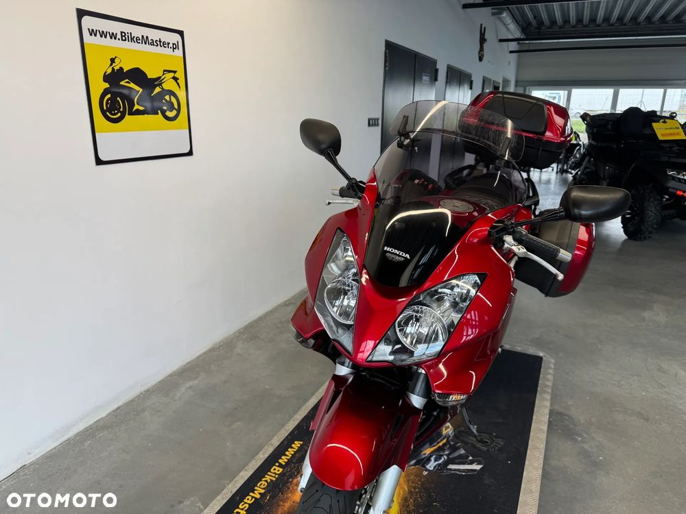 Honda VFR - 35