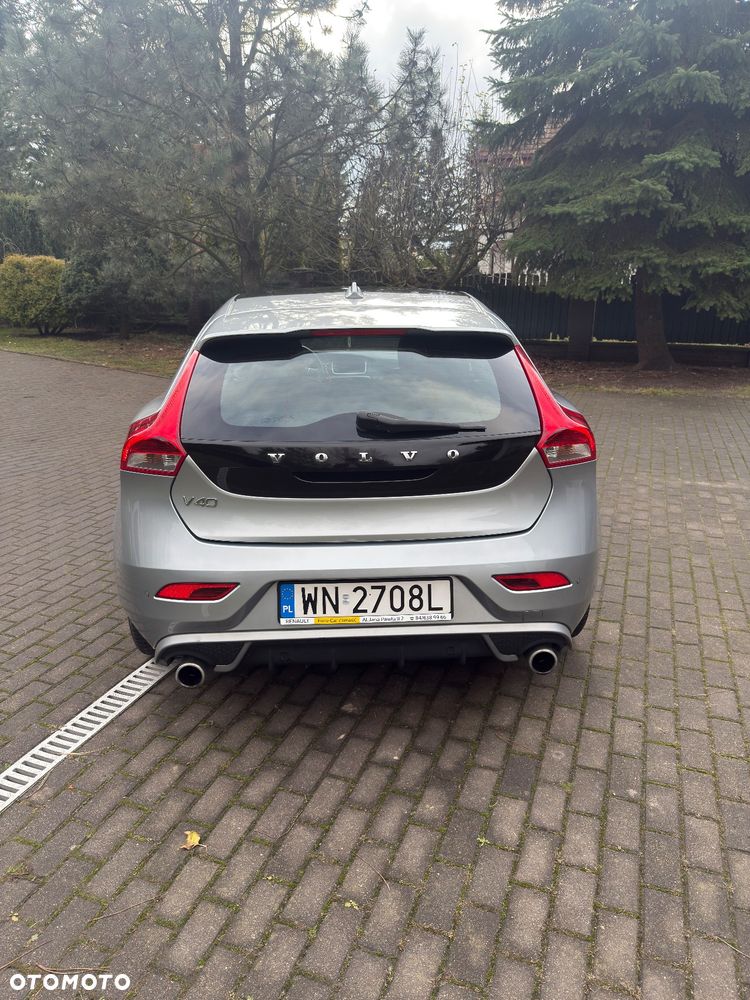 Volvo V40 D2 R-Design - 5