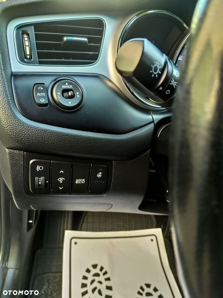 Kia Ceed - 16