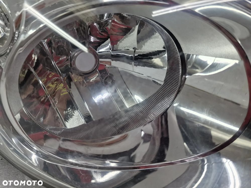 RENAULT TWINGO 2 II 07-12 LEWA / PRAWA LAMPA PRZEDNIA PRZÓD JASNA , NR AUKCJI LA401 - 5