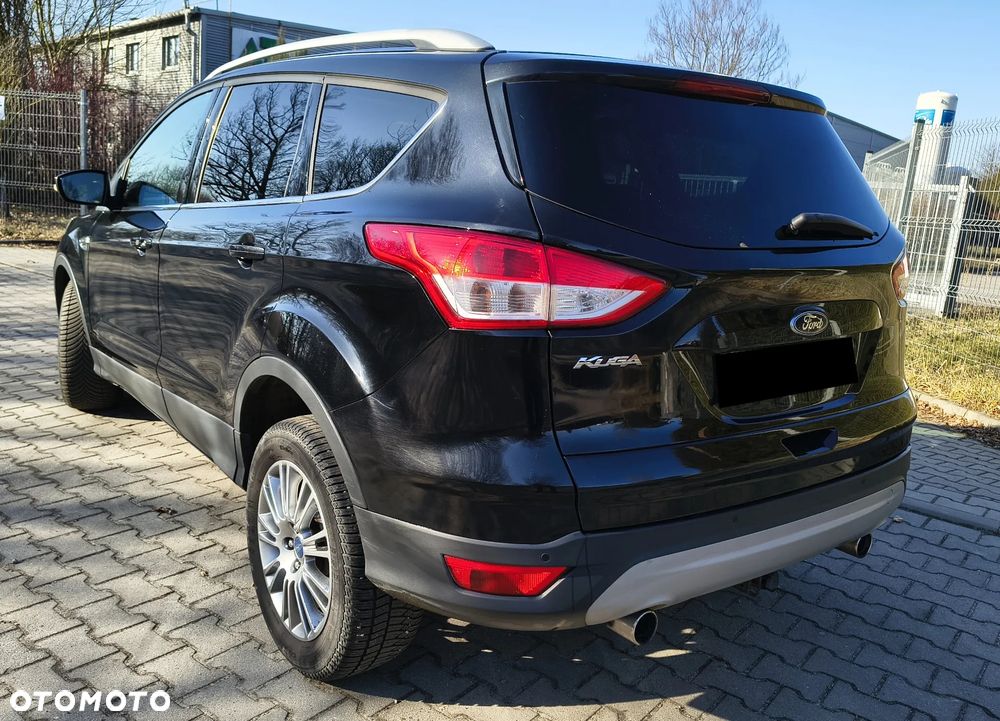Ford Kuga 2.0 TDCi 2x4 Titanium - 4