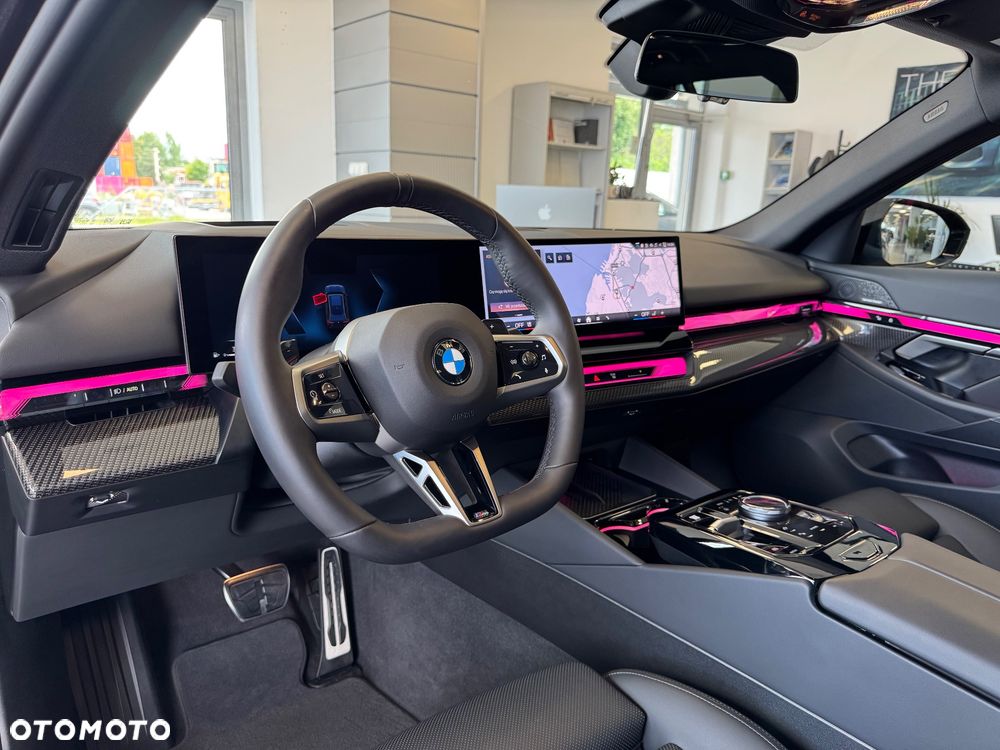 BMW Seria 5 520d xDrive - 16