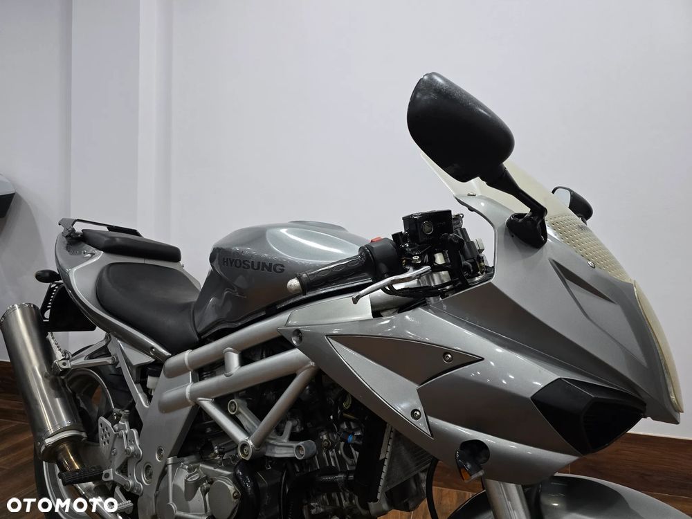 Hyosung GT - 9