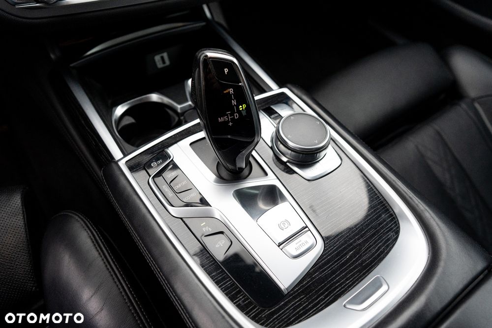 BMW Seria 7 730d xDrive - 18