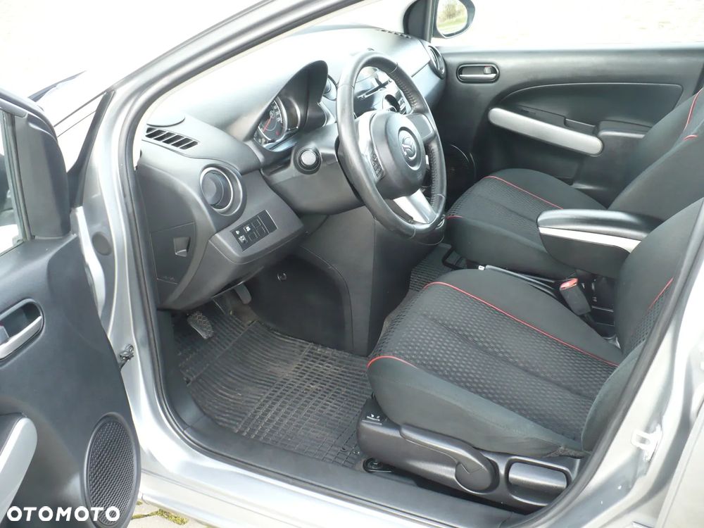 Mazda 2 1.3 Exclusive - 10