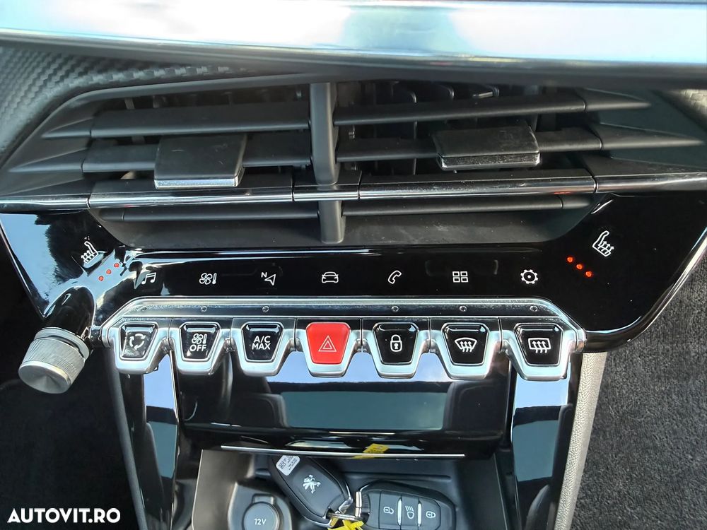 Peugeot 2008 PureTech 155 EAT8 GT - 40