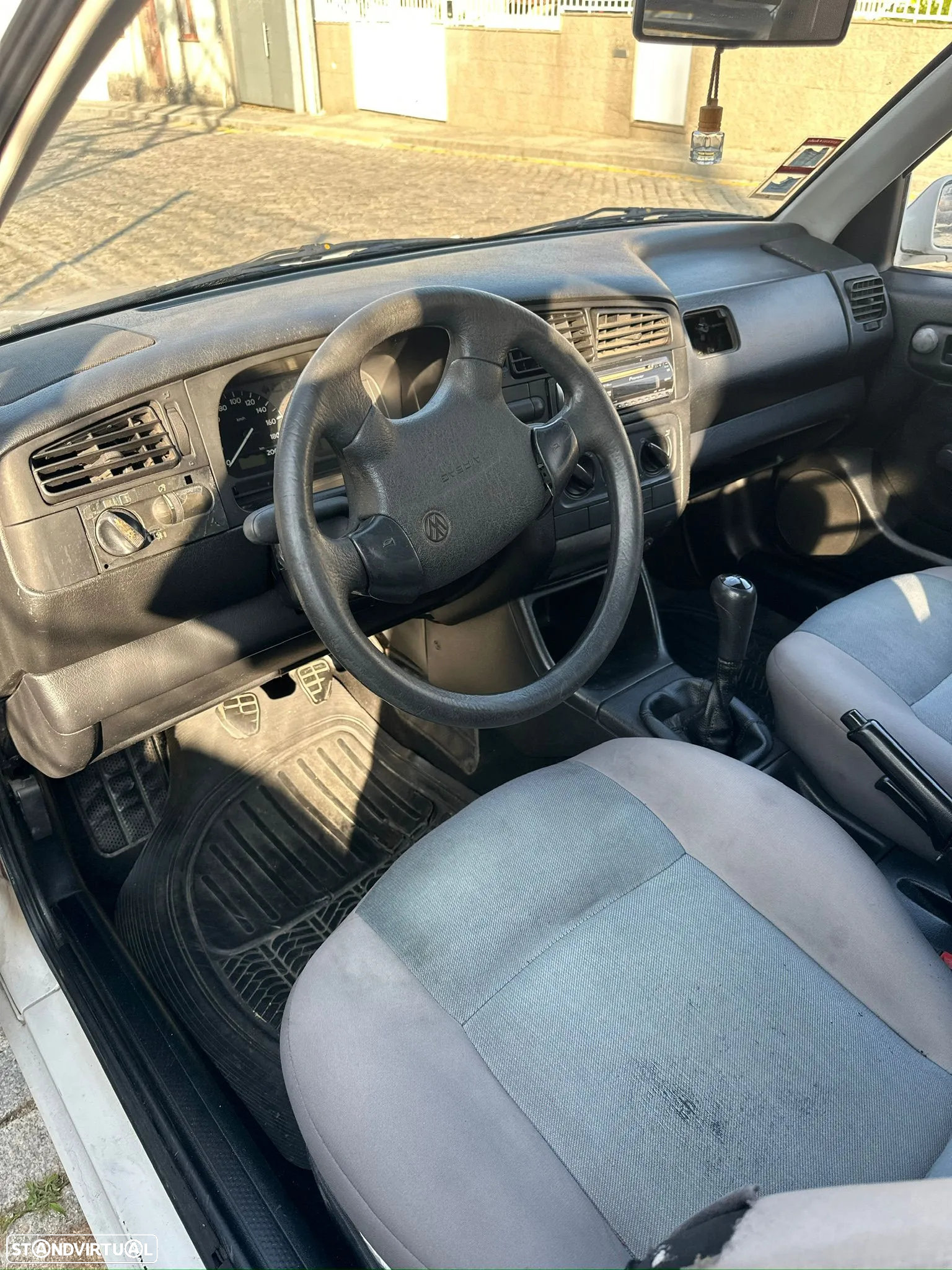 VW Golf 1.9 D CL - 5