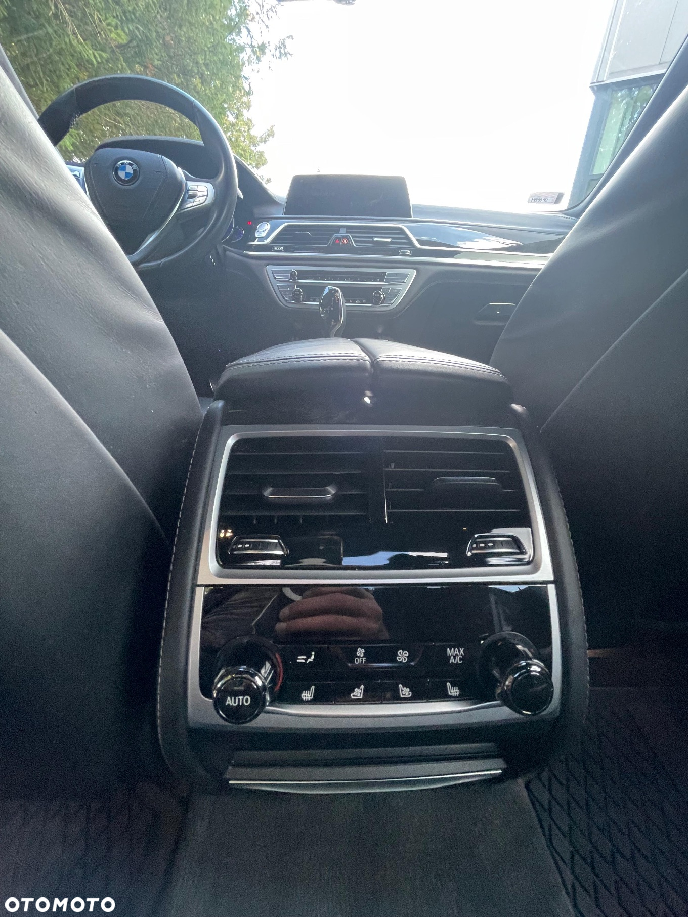 BMW Seria 7 750Li xDrive - 24