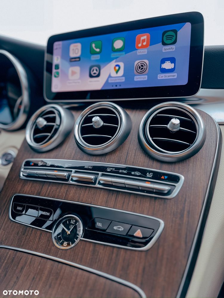 Mercedes-Benz Klasa C 300 4Matic 9G-TRONIC Avantgarde - 16