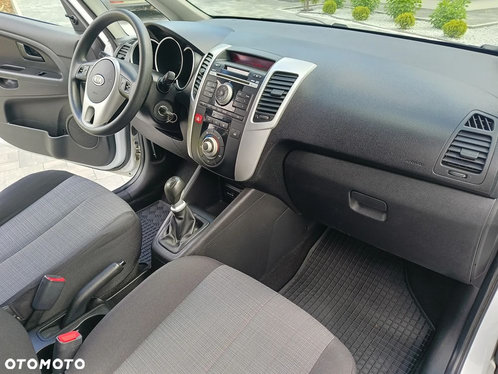 Kia Venga - 12