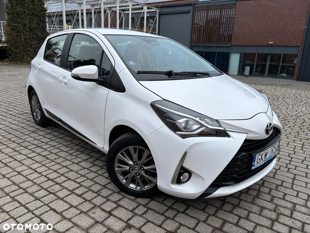 Toyota Yaris 1.5 Premium - 1
