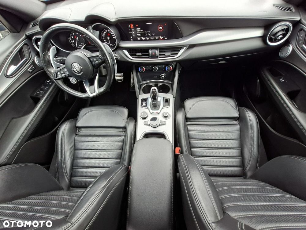 Alfa Romeo Stelvio - 24