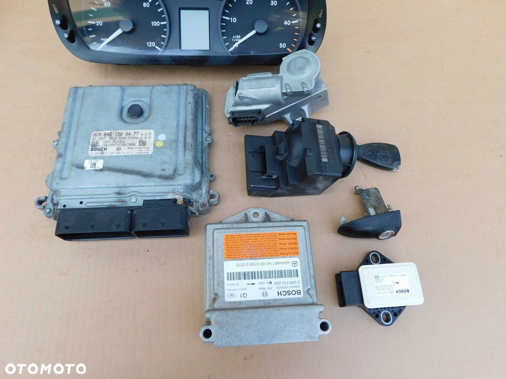 Sterownik silnika Mercedes Sprinter 906 2.2 CDI OM646 A6461500477 komputer - 3
