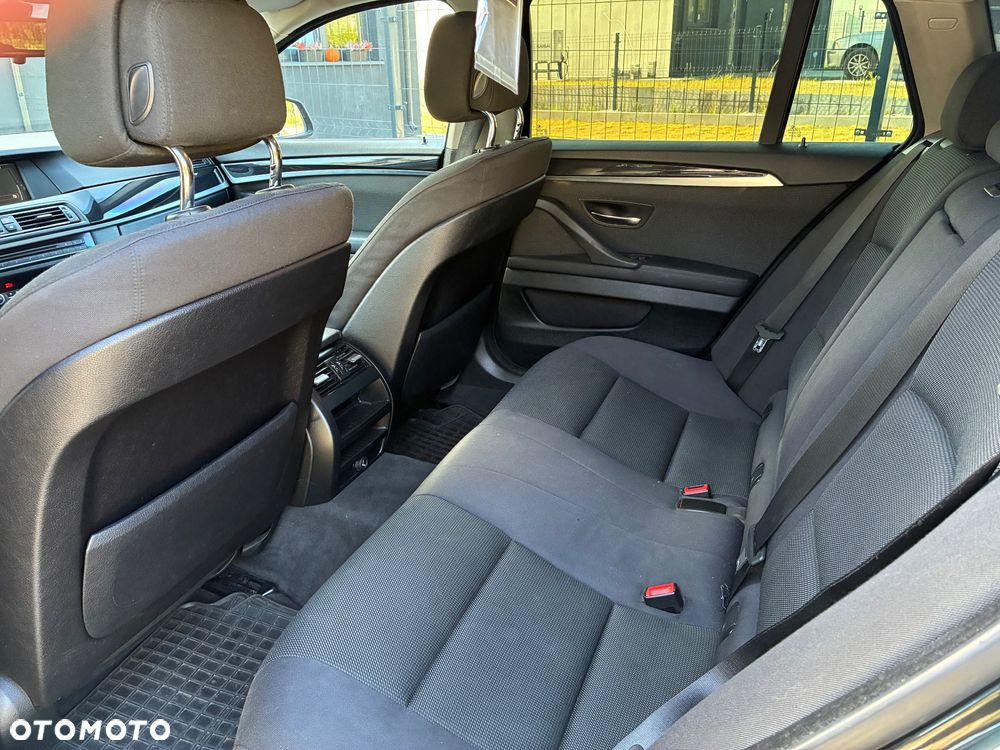 BMW Seria 5 520d Touring Sport-Aut - 17