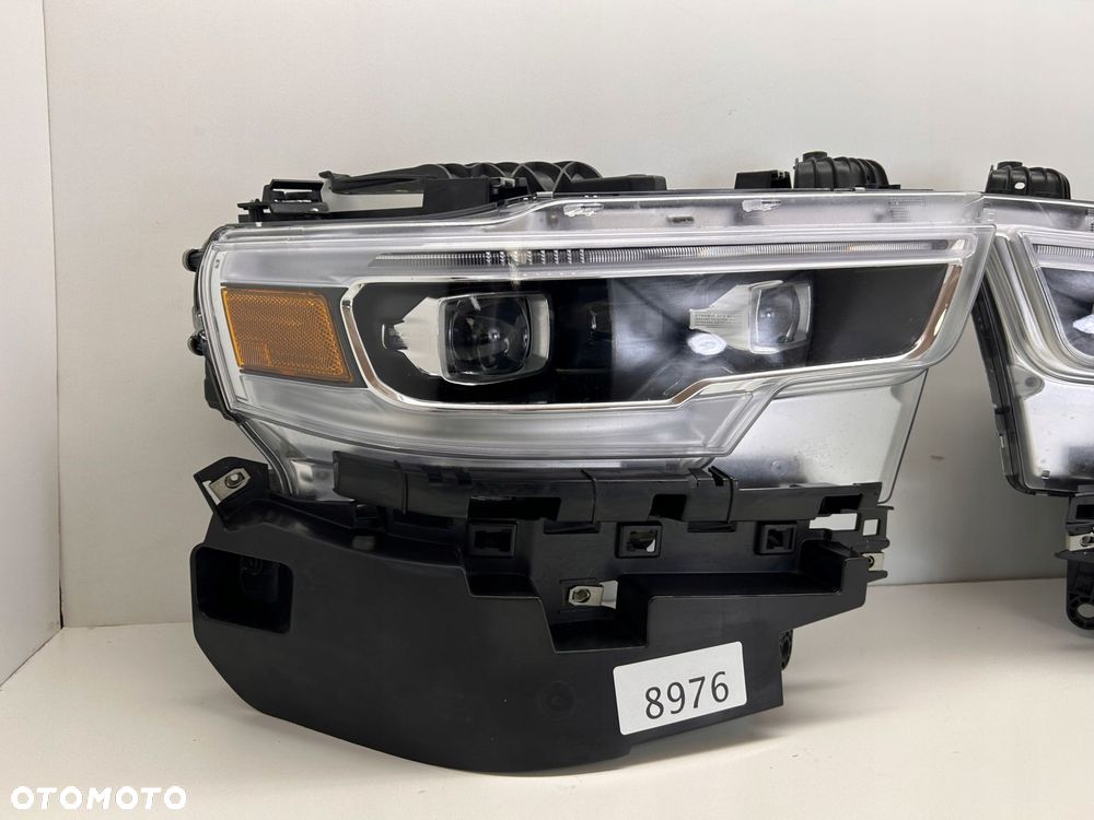 DODGE RAM 19-23 LAMPA FULL LED LEWA PRAWA PRZÓD - 2