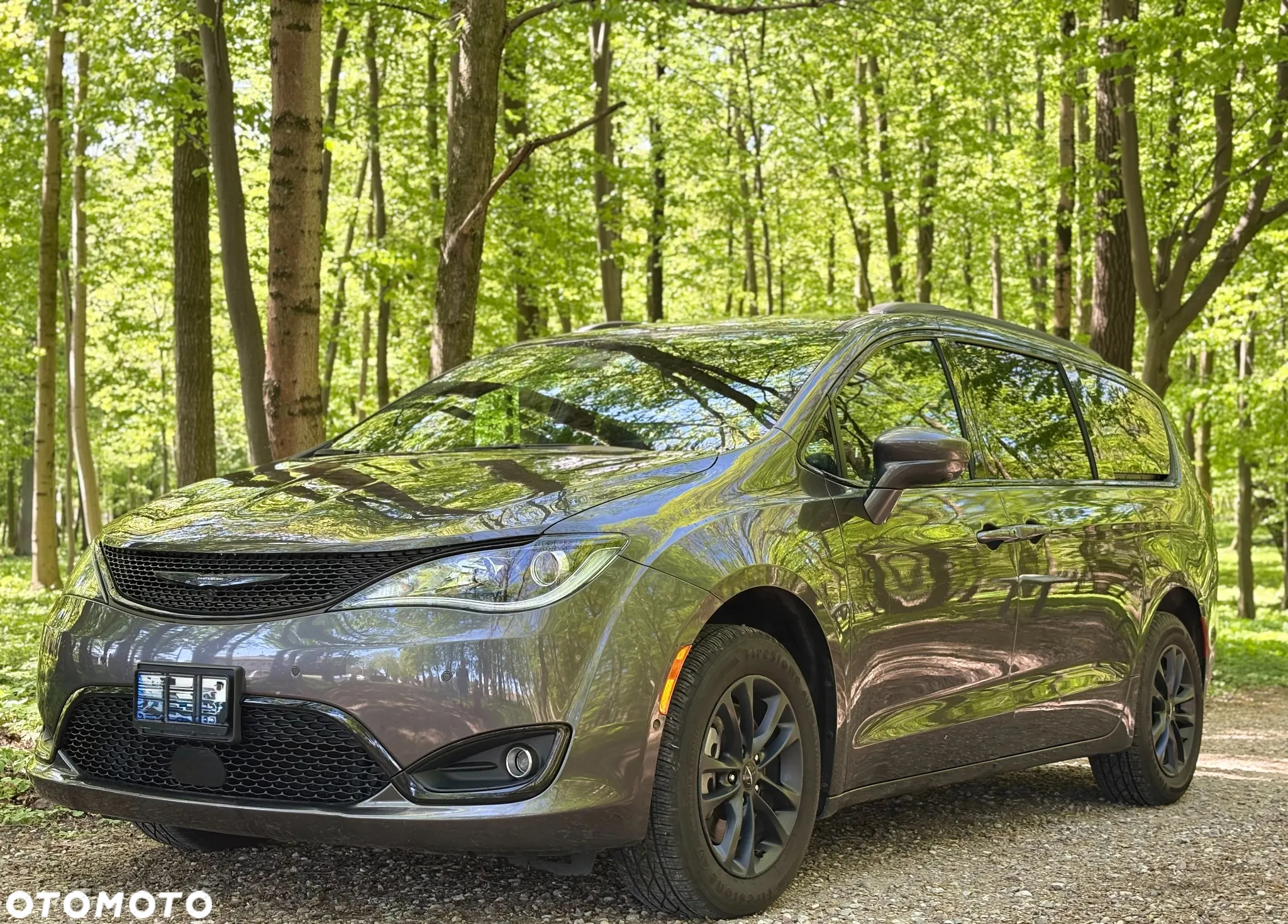 Chrysler Pacifica - 2