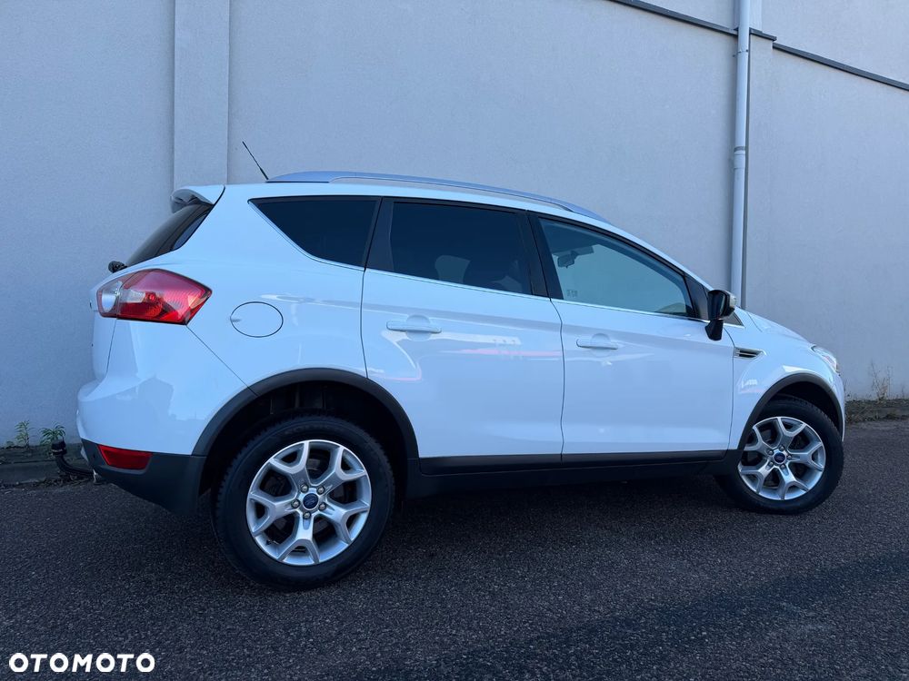 Ford Kuga 2.0 TDCi 2x4 Titanium - 18