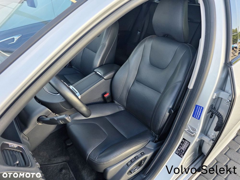 Volvo V60 Cross Country - 14