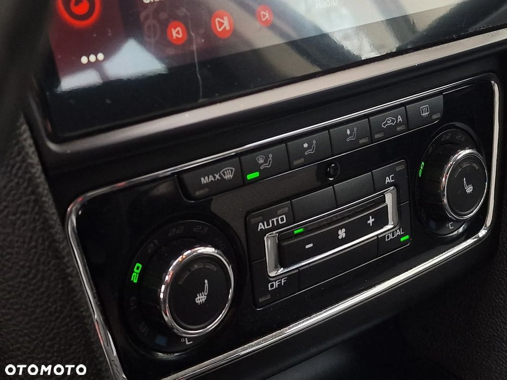 Skoda Superb 2.0 TDI Elegance - 29