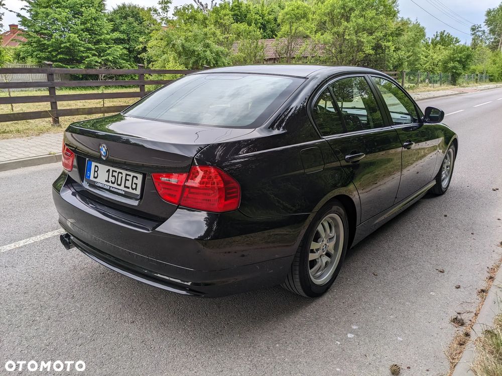 BMW Seria 3 318i Edition Exclusive - 14