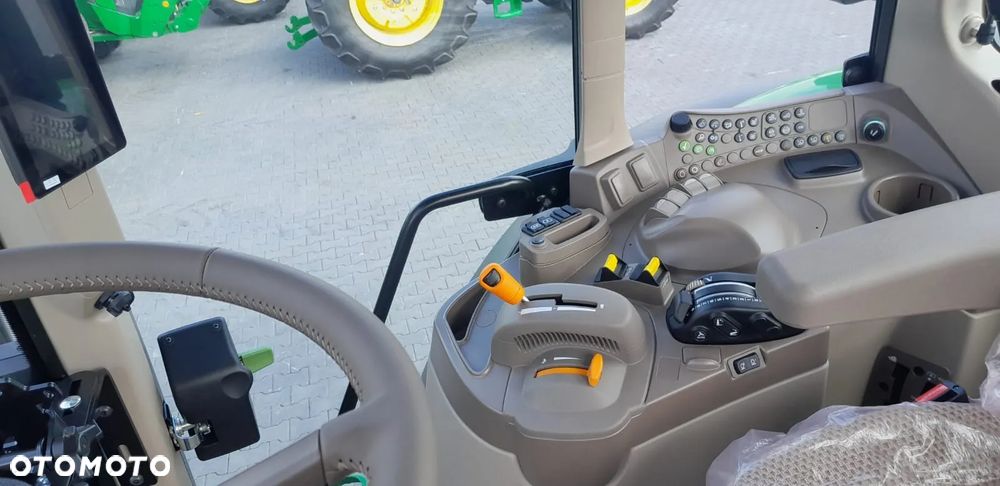 John Deere 6M 200 - 12