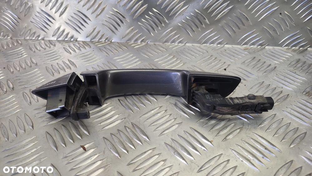 VW TOUAREG 7P II 10-18 KLAMKA KEYLESSGO KESSY LM7W PRAWA 7P6837206F LEWA 7P6837205F - 7