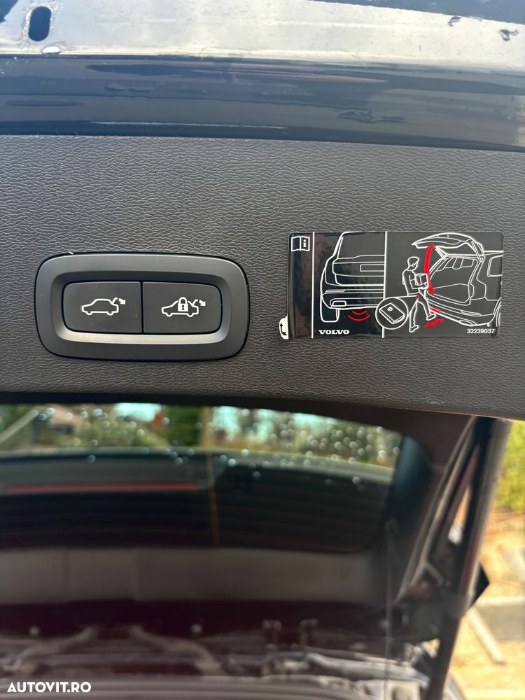 Volvo XC 40 B4 AT8 AWD Mild Hybrid R-Design - 15