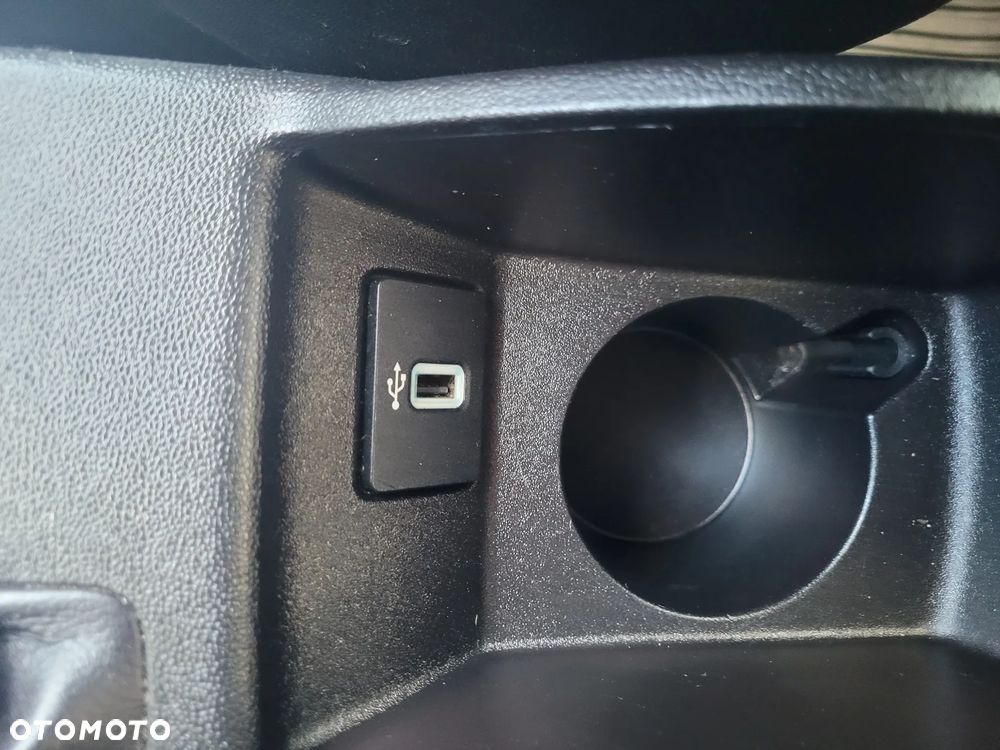 Ford Fiesta 1.1 S&S TITANIUM - 33