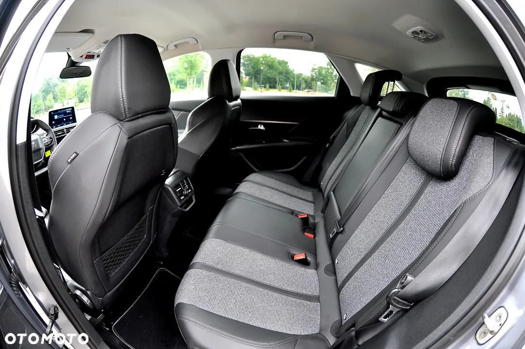 Peugeot 3008 1.2 PureTech Allure S&S - 21