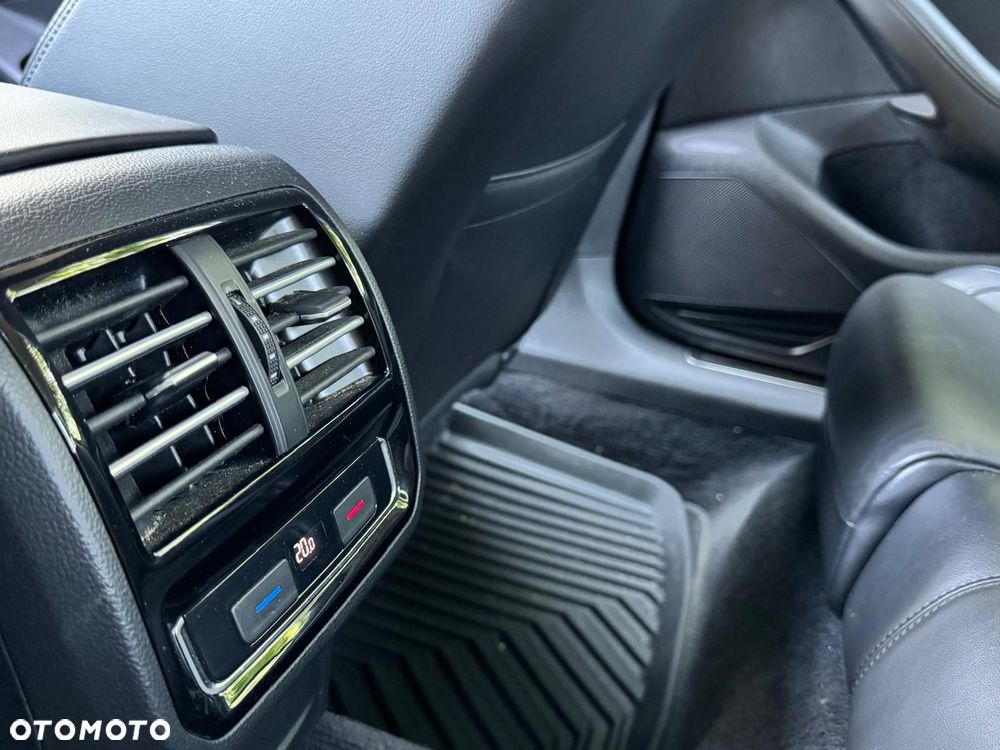 Volkswagen Passat 2.0 TSI BMT Highline DSG - 19