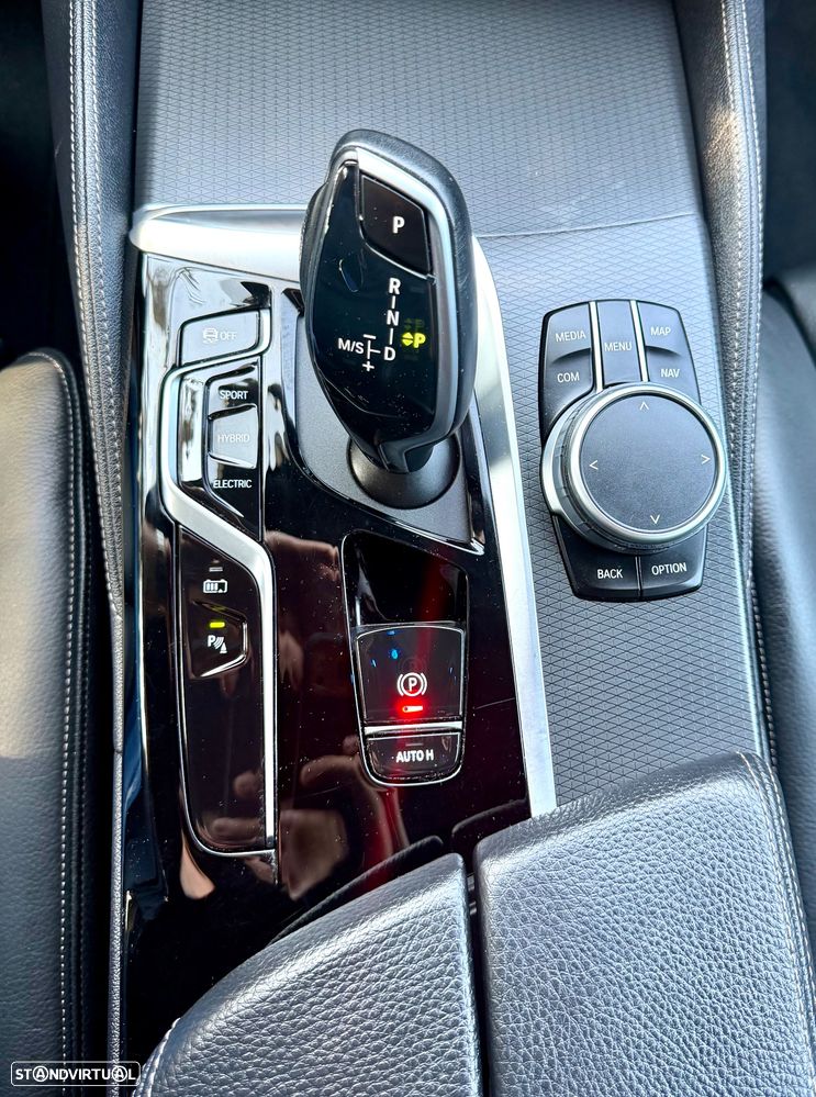 BMW 530 e Pack Desportivo M - 14